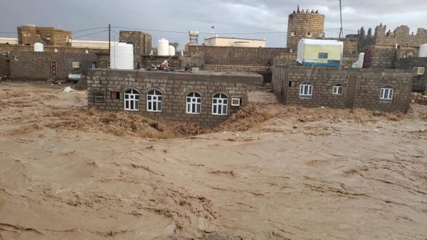 تضرر ثلاثة آلاف أسرة نازحة في خمس محافظات يمنية جراء الامطار