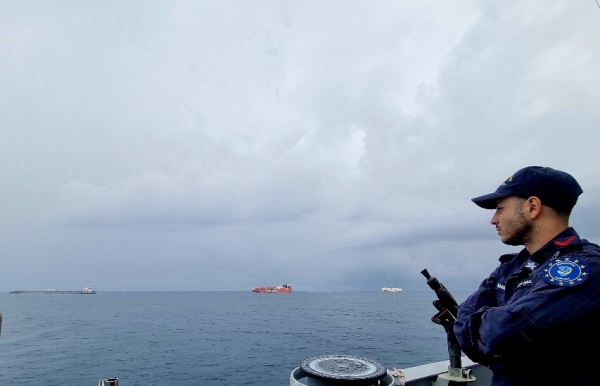 المهمة البحرية الأوروبية تؤكد استمرار عملياتها في البحر الأحمر