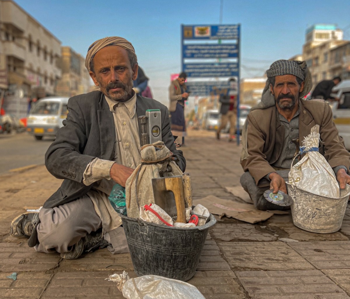“عيد بلا قيمة ولا يعنينا”.. “برّان برس” يستطلع آراء عمال يمنيين عن عيدهم العالمي
