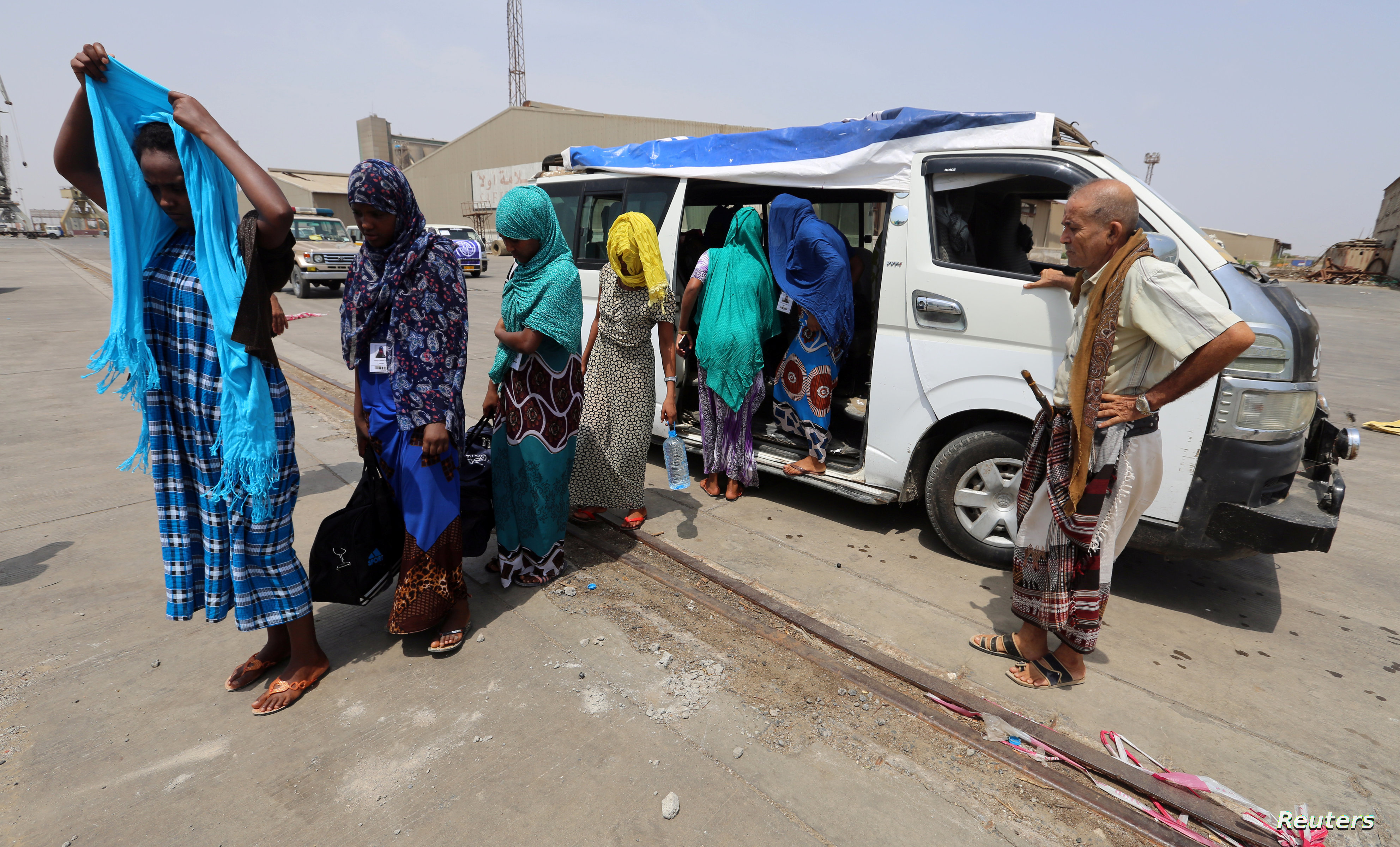 مهاجرون إثيوبيون في اليمن أثناء سفرهم إلى السعودية