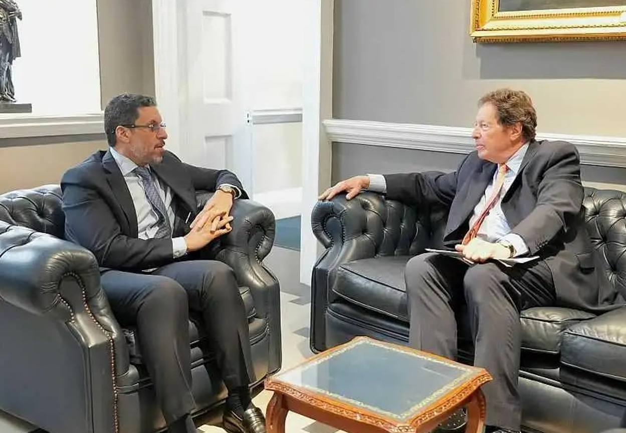 السفير "ياسين نعمان" يتحدث عن "تفاهمات" توصل لها "بن مبارك" خلال زيارته إلى "لندن" شملت عدداً من الملفات
