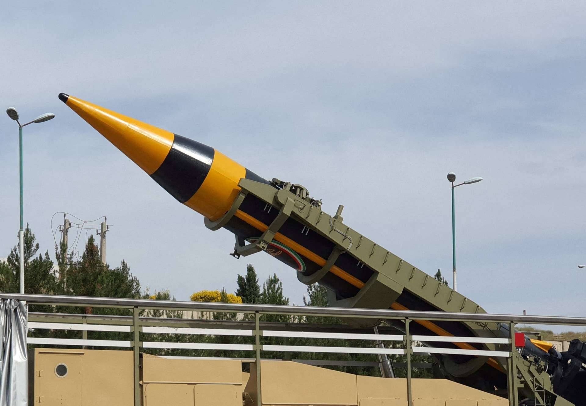 إيران تزود الحوثيين بصاروخ باليستي “مضاد للغواصات” يطلق من البحر.. ما هو هذا الصاروخ؟
