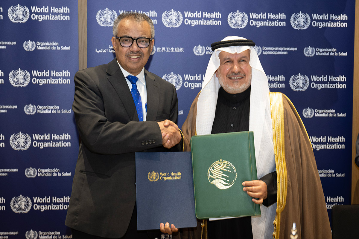 أثناء توقيع الاتفاقية (الصحة العالمية)