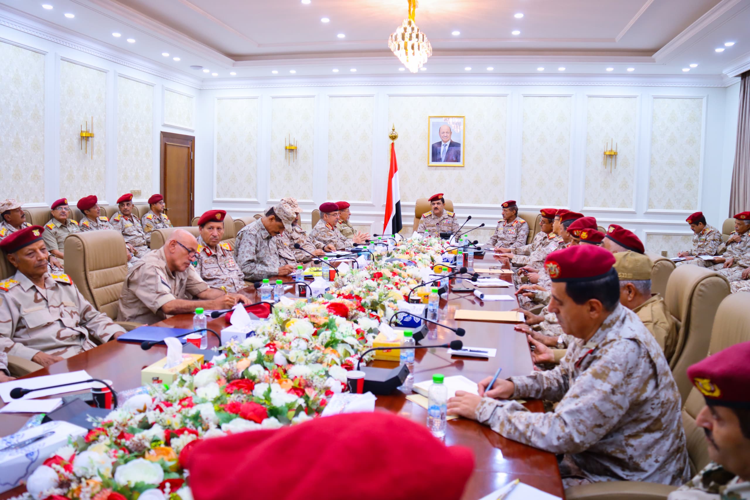 اجتماع لقيادات وزارة الدفاع اليمنية