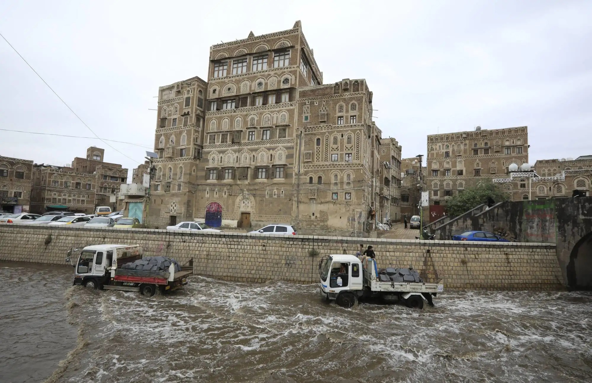 صورة من الأرشيف لأمطار سابقة في صنعاء