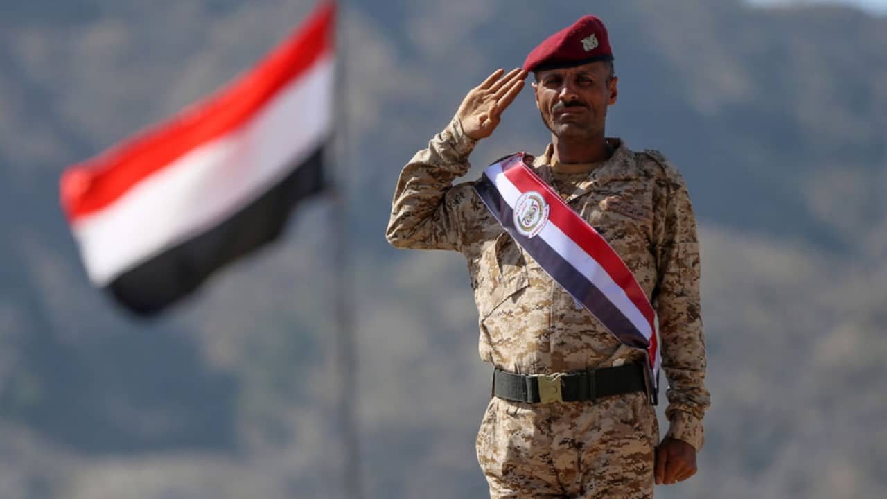 مقتل ضابط وجندي من قوات الجيش في هجوم للحوثيين جنوبي مأرب