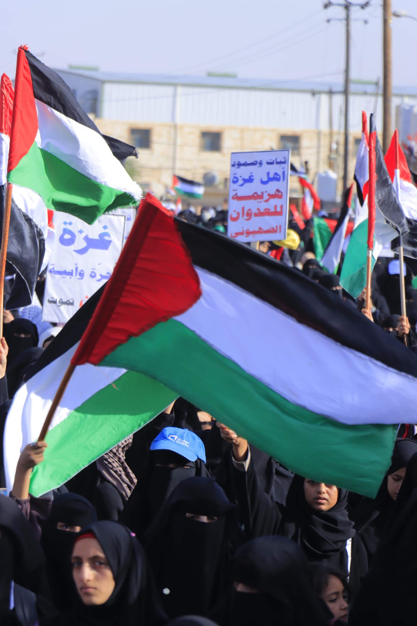 مأرب..وقفة نسائية تضامنية مع الشعب الفلسطيني في غزة