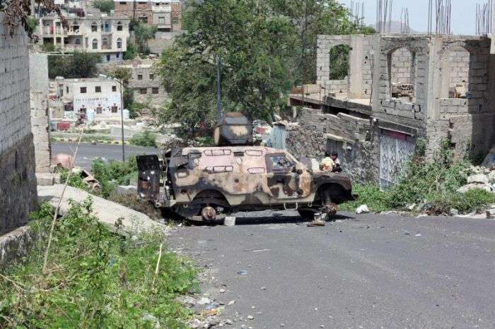 مصادر عسكرية تقول إن الحوثيين نفذوا هجومًا عسكريًا قرب طريق “الكمب” المفتتحة حديثاً شرقي تعز