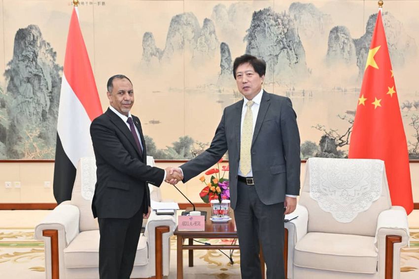 الحكومة اليمنية تدعو إلى عودة “جادة” للشركات الصينية وتقول إن موقع اليمن يجعله حجر زاوية لمبادرة "الحزام والطريق"