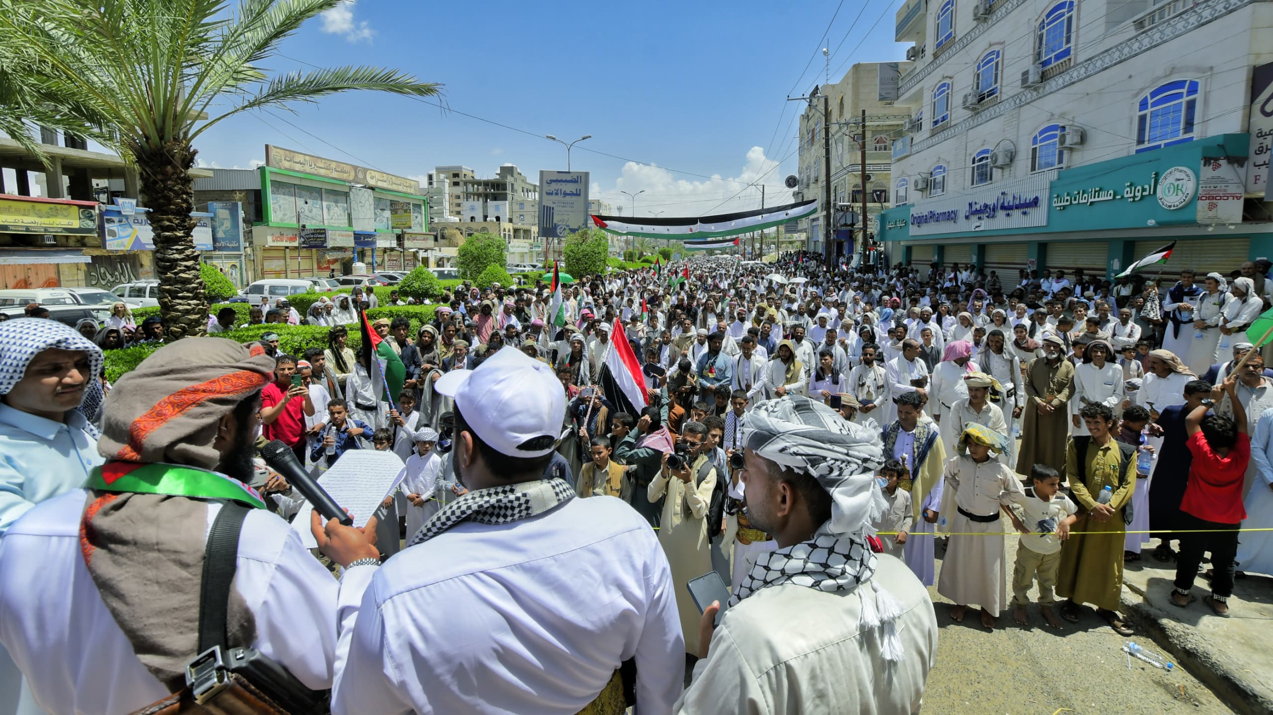 وقفة تضامنية في مأرب مع الشعب الفلسطيني في غزة