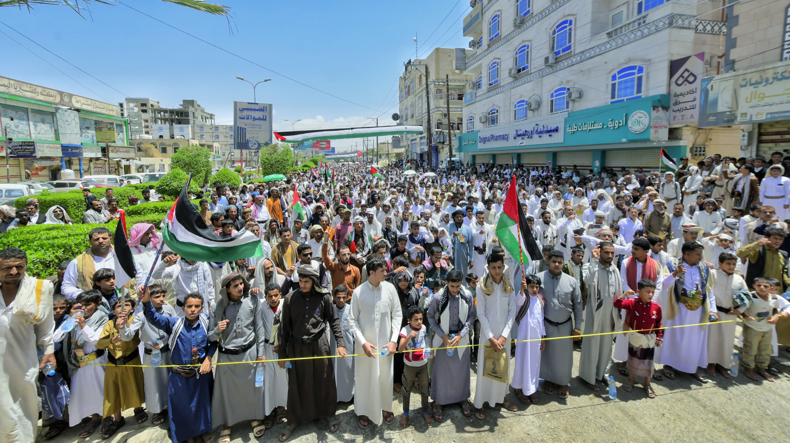 وقفة تضامنية في مأرب مع الشعب الفلسطيني في غزة