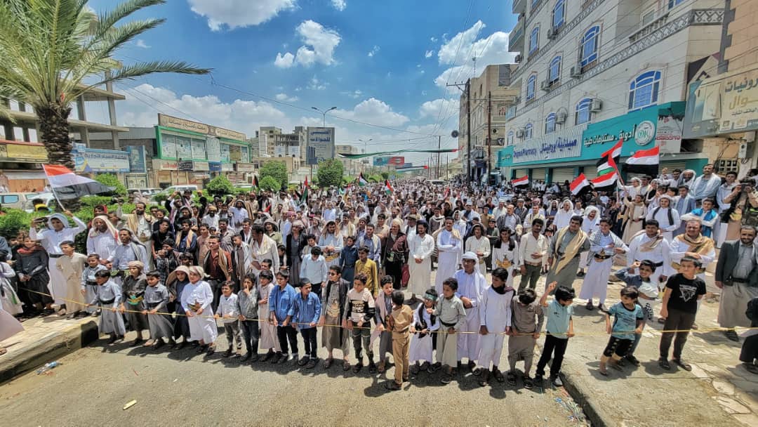 مأرب .. وقفة تضامنية مع الشعب الفلسطيني منددة باستمرار الإبادة الجماعية