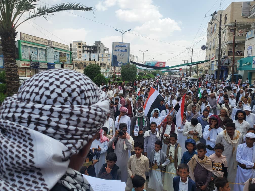 مأرب .. وقفة تضامنية مع الشعب الفلسطيني منددة باستمرار الإبادة الجماعية