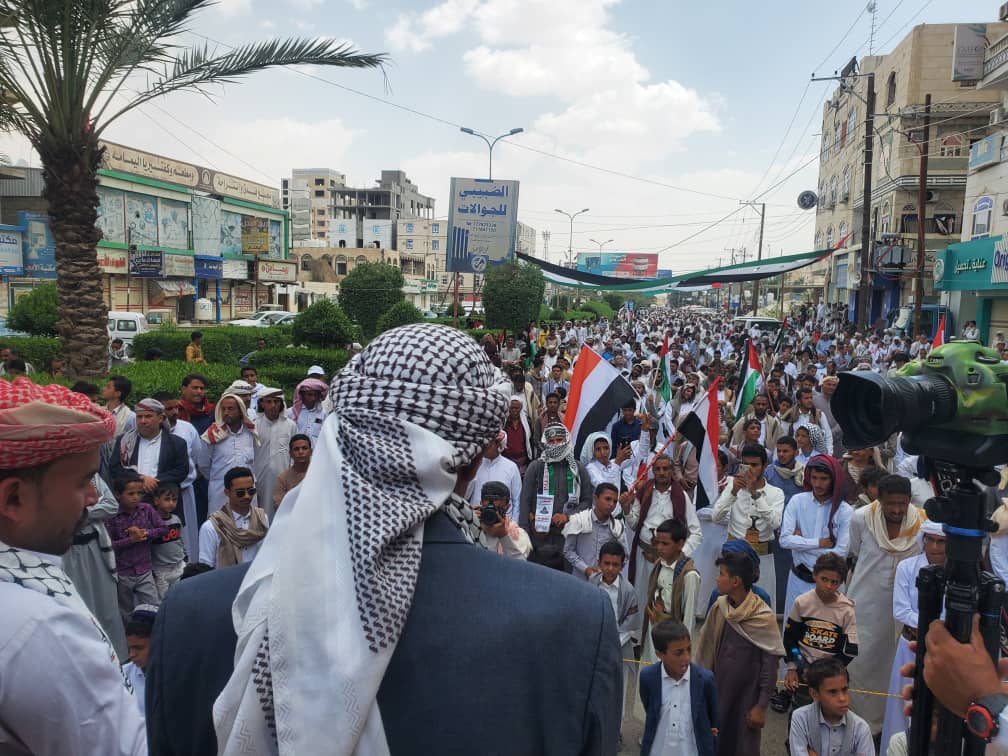 مأرب .. وقفة تضامنية مع الشعب الفلسطيني منددة باستمرار الإبادة الجماعية