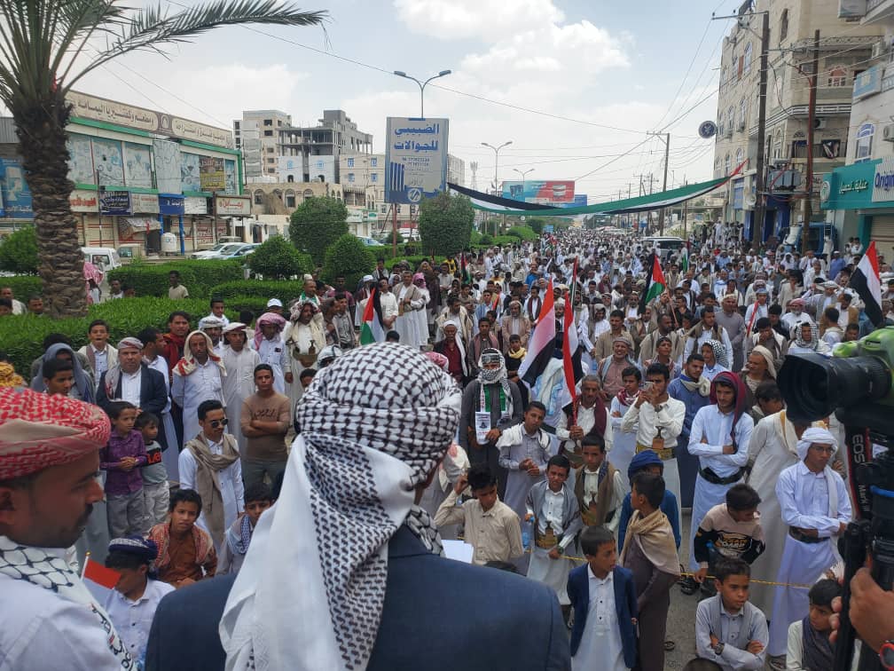 مأرب .. وقفة تضامنية مع الشعب الفلسطيني منددة باستمرار الإبادة الجماعية