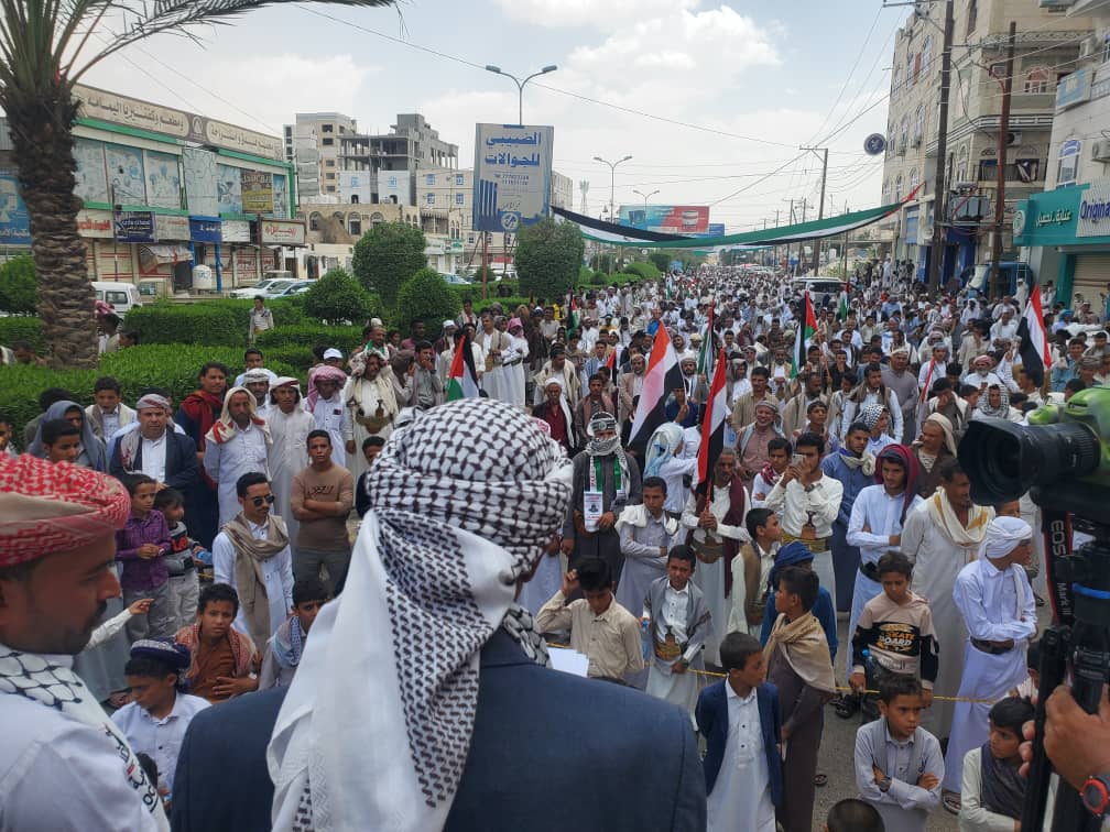 مأرب .. وقفة تضامنية مع الشعب الفلسطيني منددة باستمرار الإبادة الجماعية