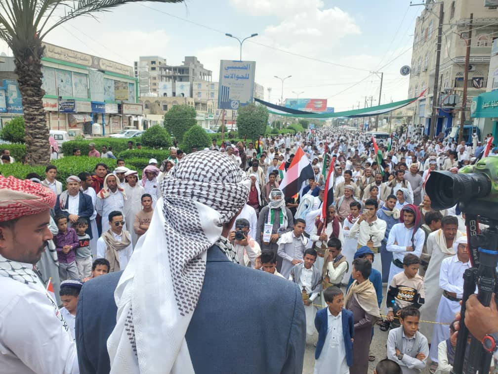 مأرب .. وقفة تضامنية مع الشعب الفلسطيني منددة باستمرار الإبادة الجماعية