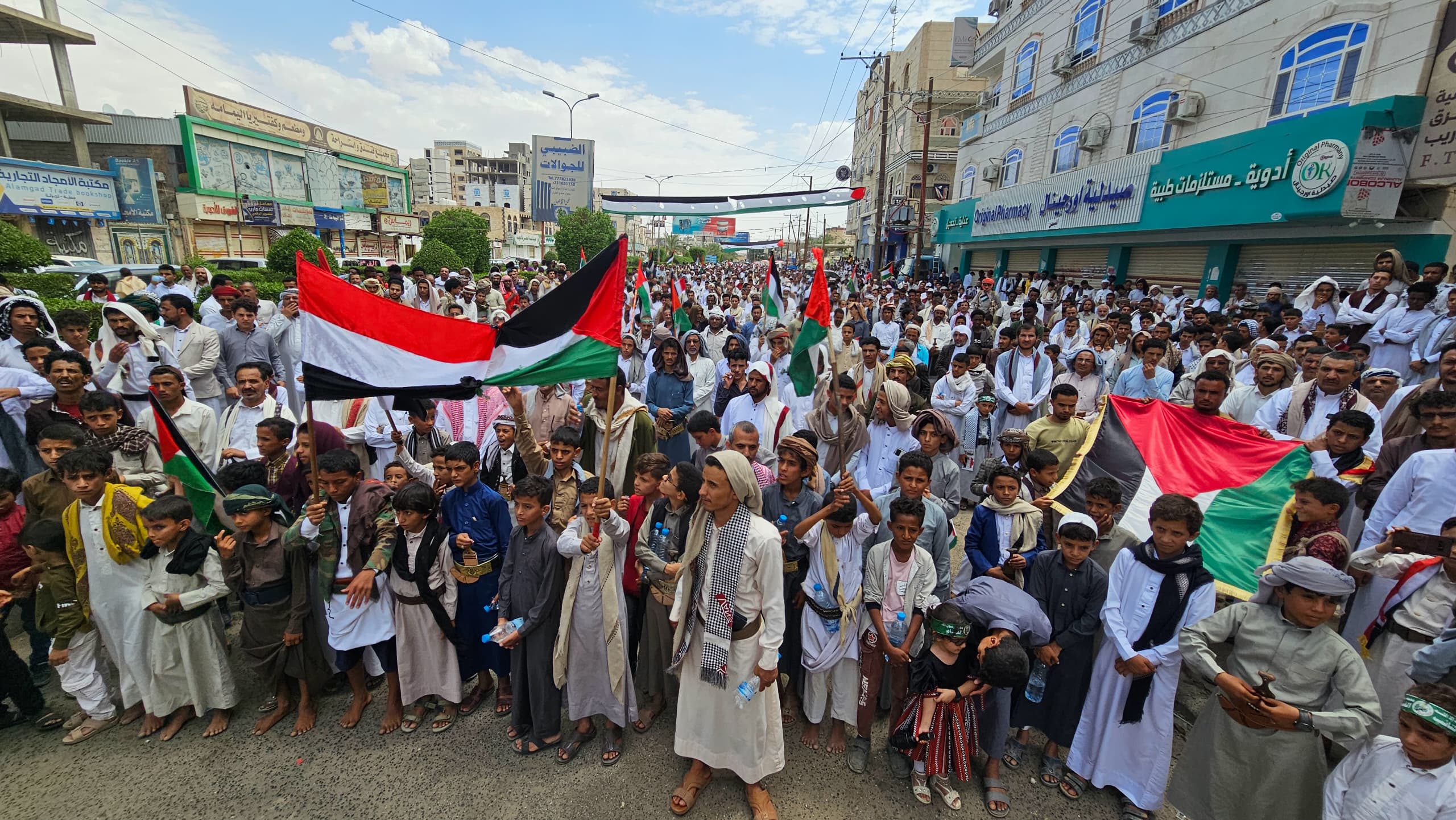 مارب.. وقفة تضامنية مع الشعب الفلسطيني منددة باستمرار حرب الابادة الجماعية