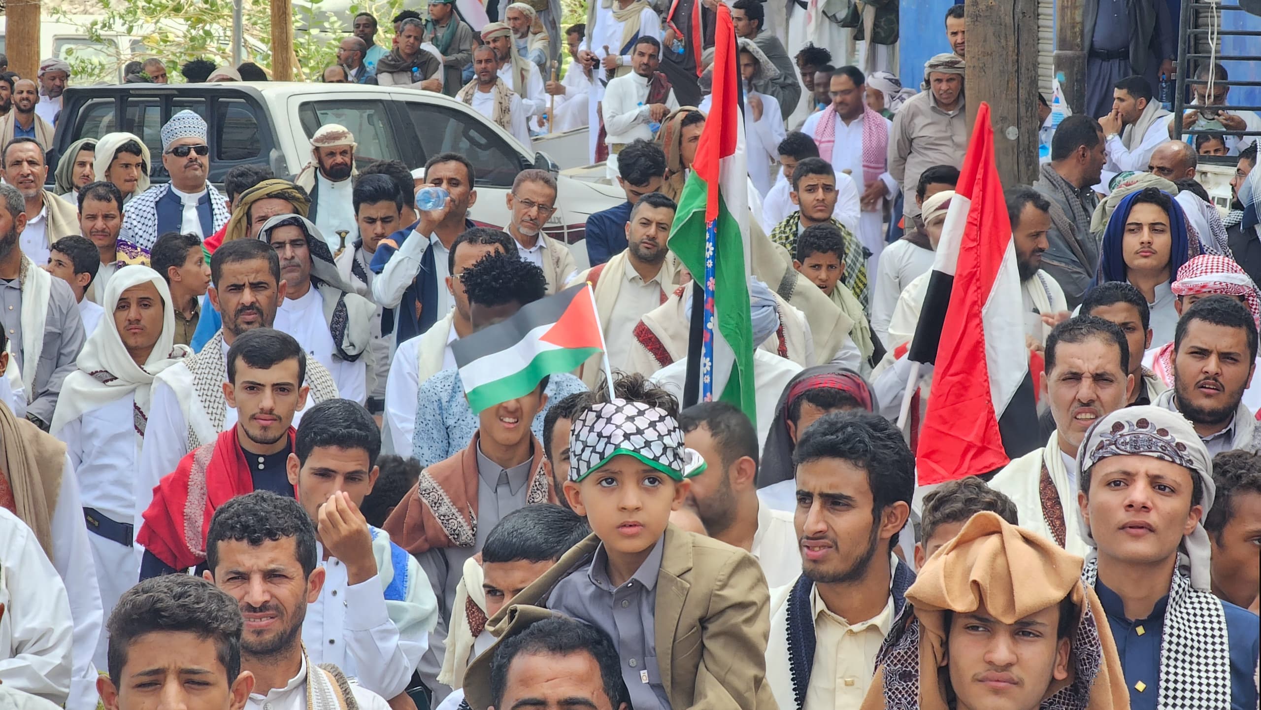 مارب.. وقفة تضامنية مع الشعب الفلسطيني منددة باستمرار حرب الابادة الجماعية