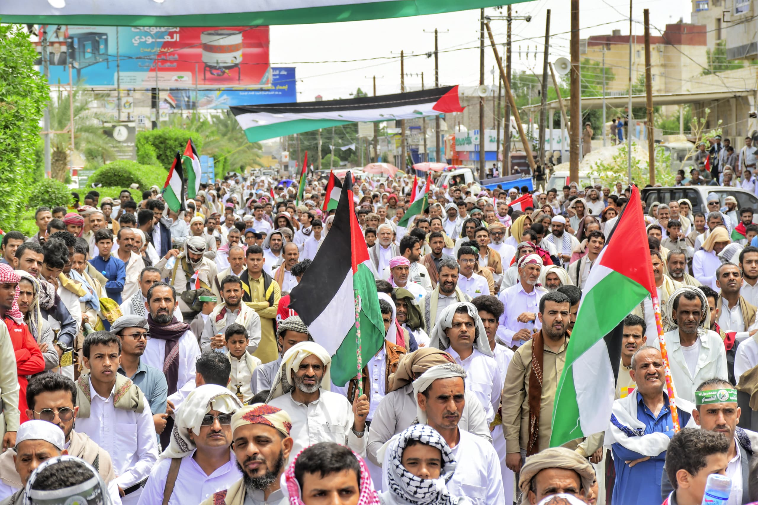 مارب.. وقفة تضامنية مع الشعب الفلسطيني منددة باستمرار حرب الابادة الجماعية