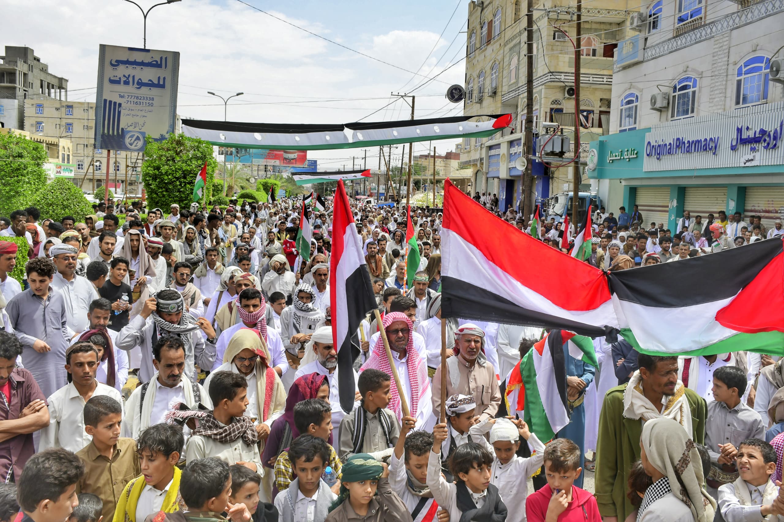 مارب.. وقفة تضامنية مع الشعب الفلسطيني منددة باستمرار حرب الابادة الجماعية