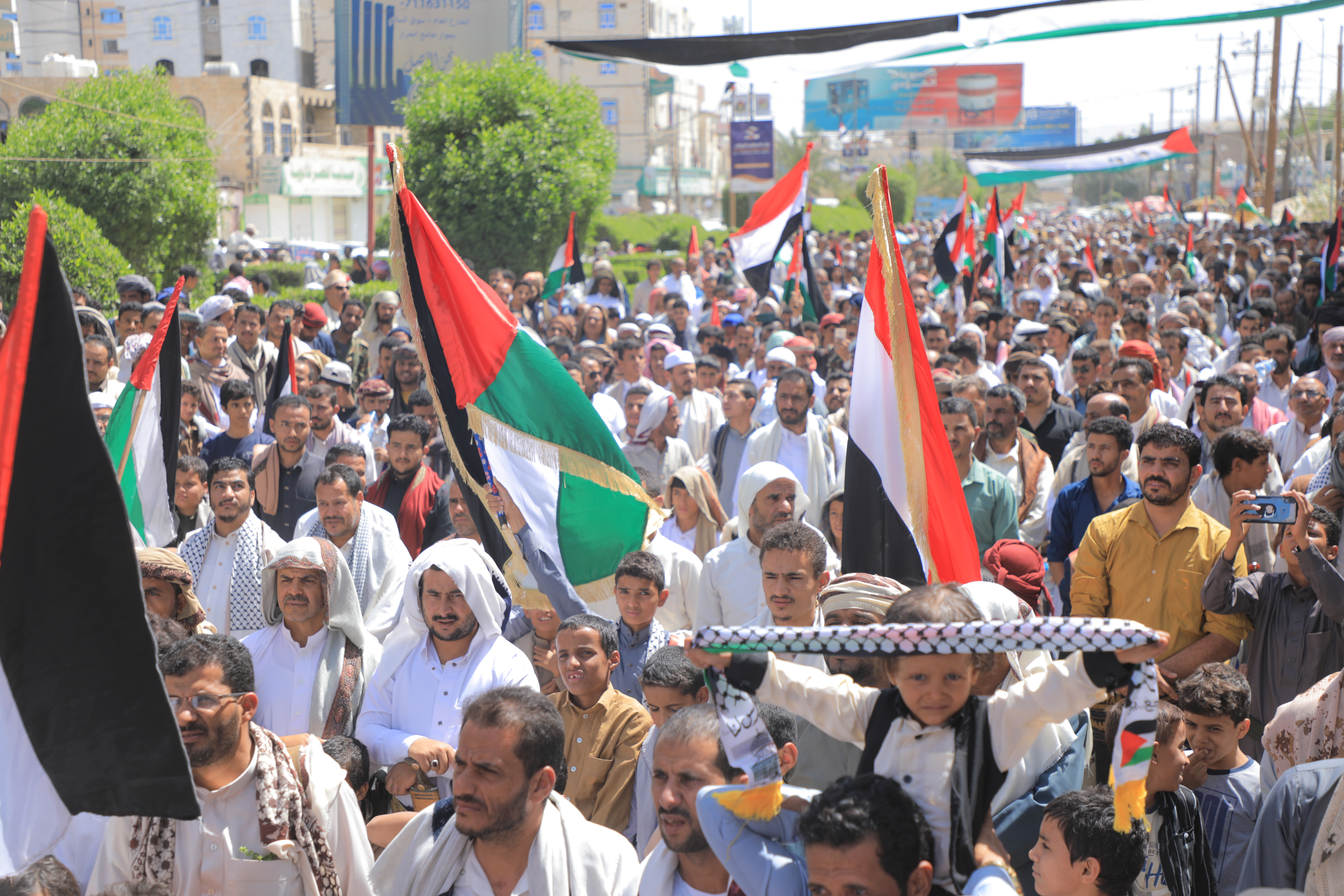 مارب : وقفة تندد باستمرار المجازر الوحشية وحرب الإبادة