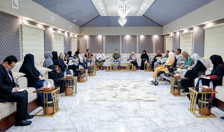 "بن مبارك" يناقش إعادة الاعتبار لمدينة عدن وتحسين أوضاع أبنائها المعيشية والخدمية "بن مبارك" يناقش إعادة الاعتبار لمدينة عدن وتحسين أوضاع أبنائها المعيشية والخدمية