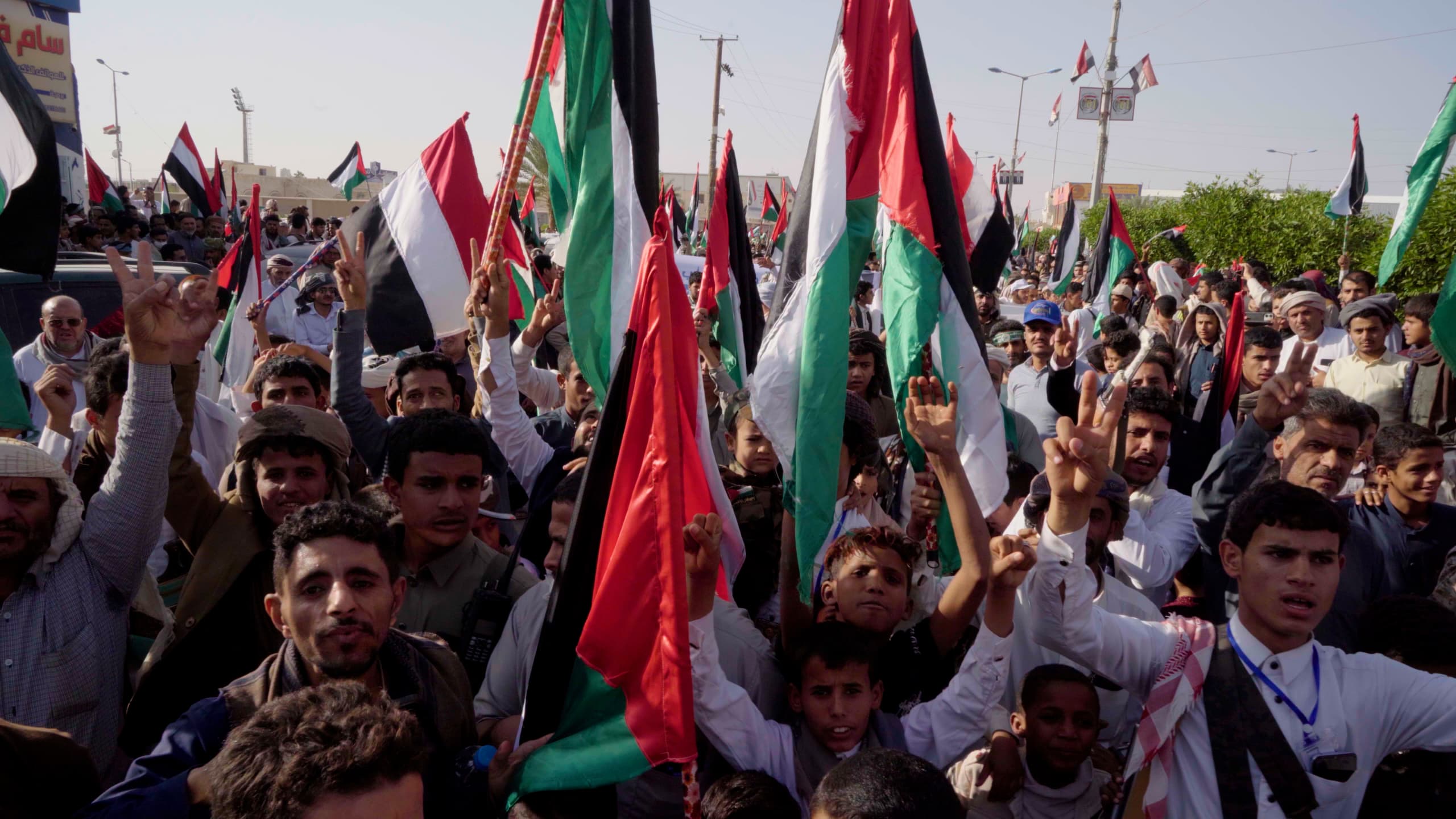 مسيرة غضب حاشدة في مأرب تضامنًا مع الفلسطيني في غزة