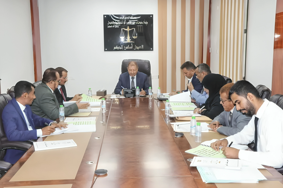 تكليف النائب العام بالتحقيق مع مختصين في وزارة المالية لـ&quot;عرقلتهم&quot; توجيهات رئاسية