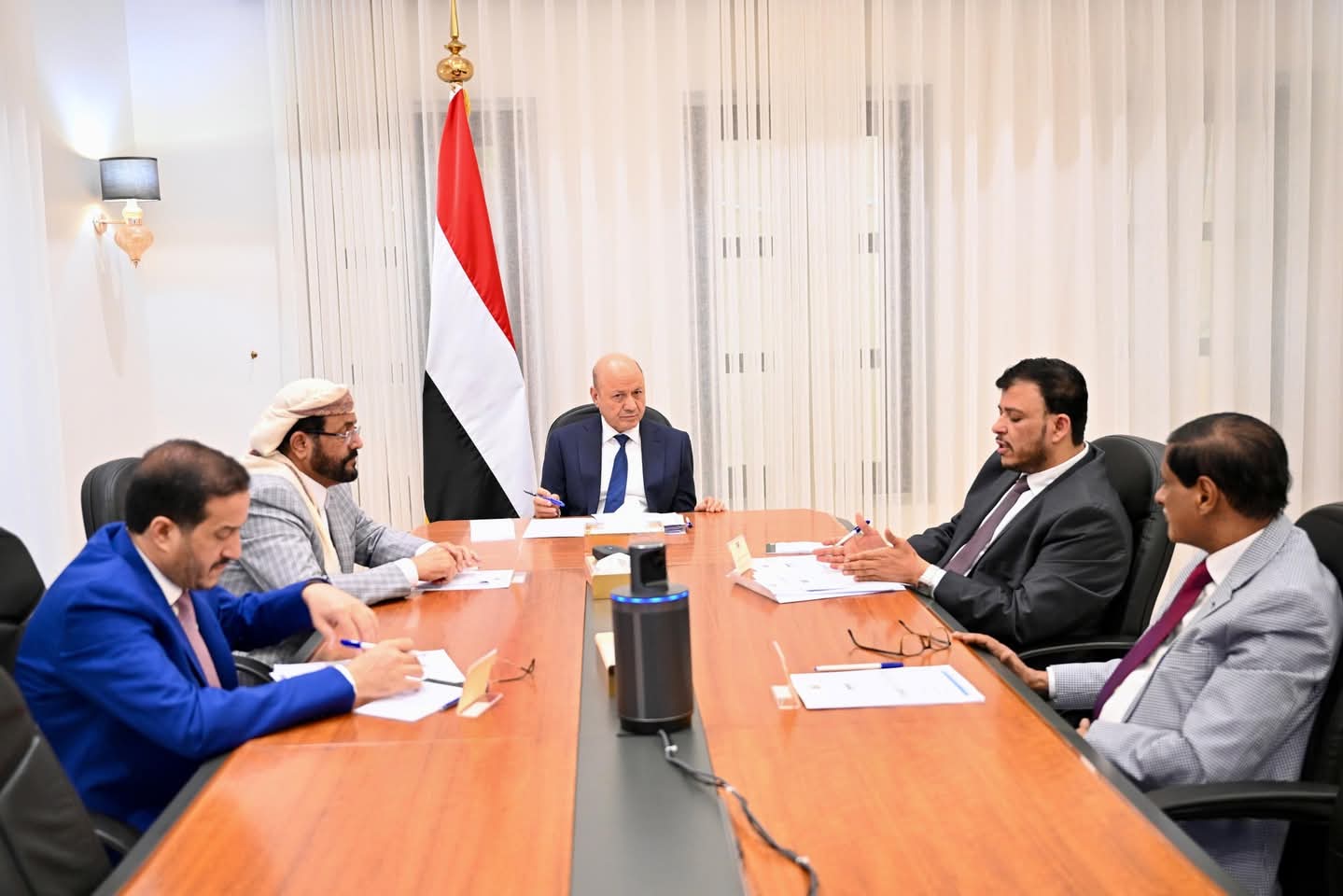 أجتماع مجلس القيادة الرئاسي برئاسة رشاد العليمي في 1 مايو 2025م أجتماع مجلس القيادة الرئاسي برئاسة رشاد العليمي في 1 مايو 2025م