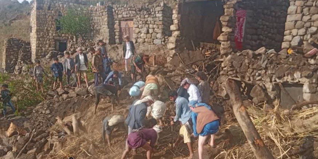 انهيار منزلين في ملحان بالمحويت جراء الأمطار انهيار منزلين في ملحان بالمحويت جراء الأمطار