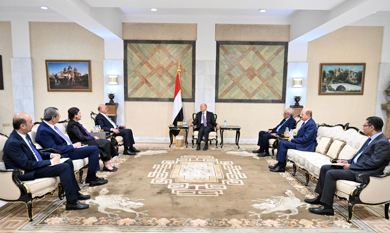 رئيس مجلس القيادة الرئاسي رشاد العليمي يلتقي نائب وزير الخارجية العراقي رئيس مجلس القيادة الرئاسي رشاد العليمي يلتقي نائب وزير الخارجية العراقي
