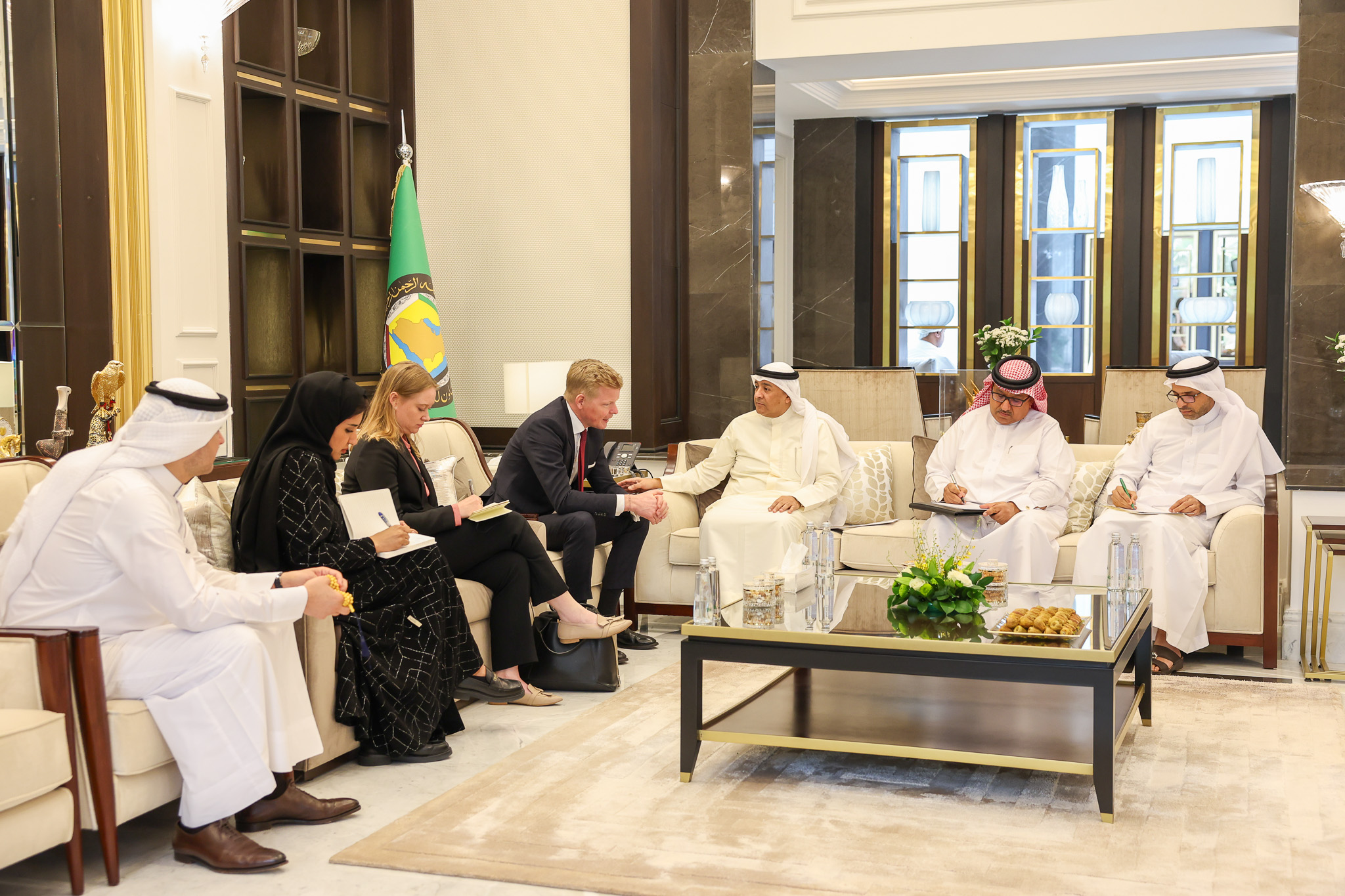 من لقاء أمين مجلس التعاون بالمبعوث الأممي إلى اليمن من لقاء أمين مجلس التعاون بالمبعوث الأممي إلى اليمن