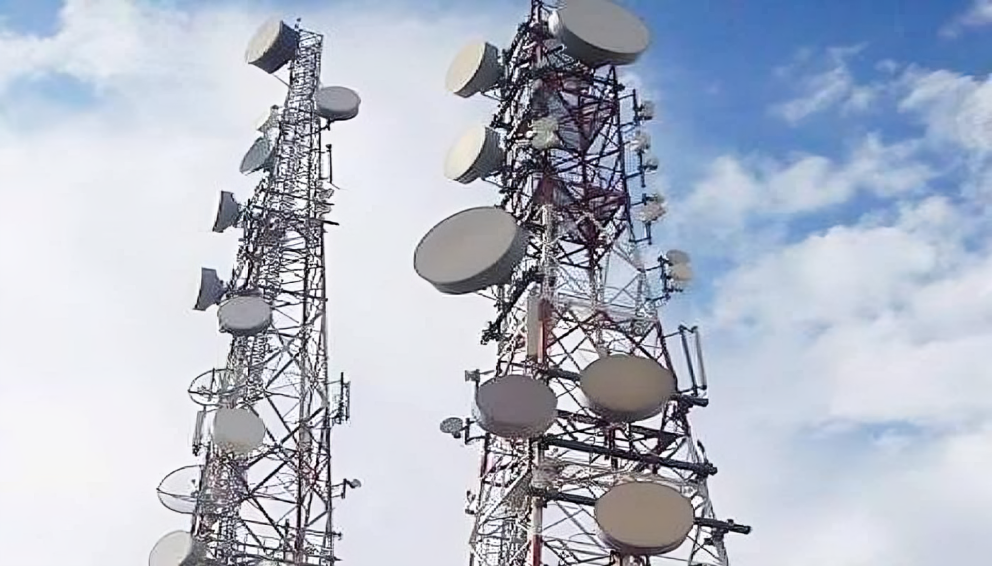 ابراج اتصالات (تعبيرية) ابراج اتصالات (تعبيرية)