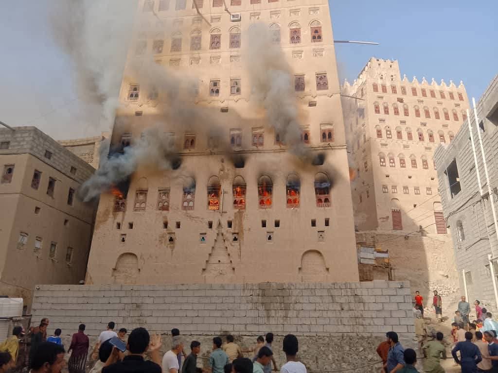 احتراق منزل في حوطة ميفعة بشبوة احتراق منزل في حوطة ميفعة بشبوة