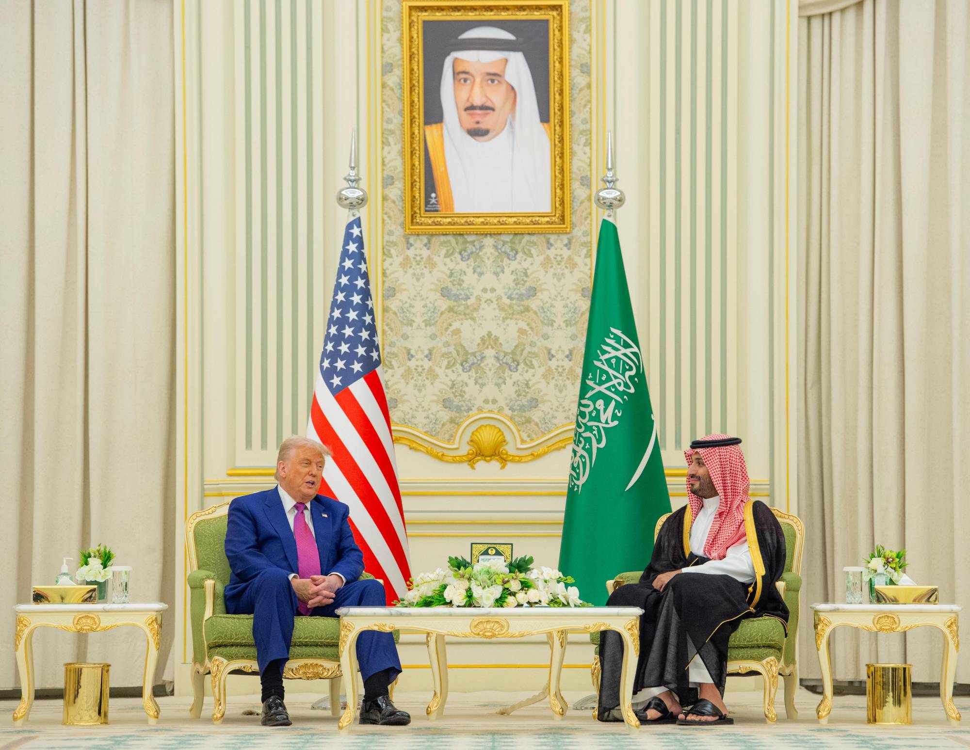 الأمير محمد بن سلمان خلال استقبال ترمب في الرياض الأمير محمد بن سلمان خلال استقبال ترمب في الرياض