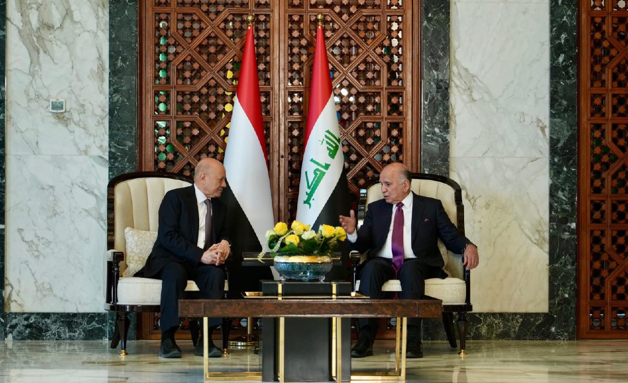 رئيس مجلس القيادة رشاد العليمي يلتقي نائب رئيس الوزراء العراقي في بغداد رئيس مجلس القيادة رشاد العليمي يلتقي نائب رئيس الوزراء العراقي في بغداد