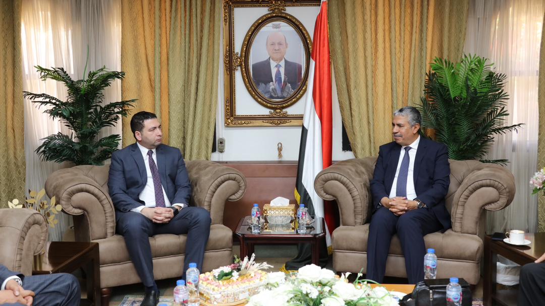 أمين الرئاسة المصرية امين عاطف يلتقي السفير اليمني خالد بحاح أمين الرئاسة المصرية امين عاطف يلتقي السفير اليمني خالد بحاح