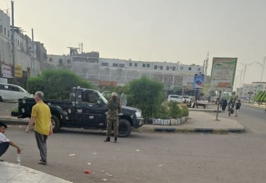 محتجات عدنيات يتعرضن لـ“القمع والضرب بالهراوات” من قبل قوات المجلس الانتقالي