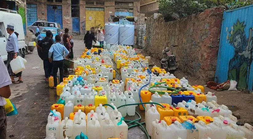 أحزاب تعز تدعو &quot; المجلس الرئاسي&quot; والحكومة إلى إيجاد حلول جذرية لأزمة المياه في تعز