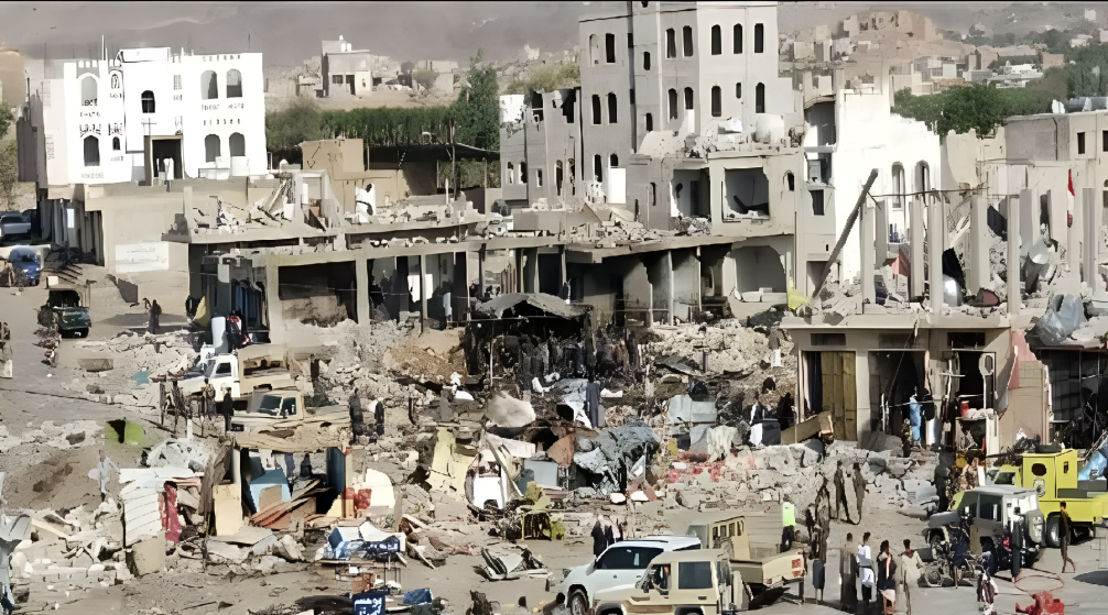 جانب من آثار انفجار صرف بصنعاء جانب من آثار انفجار صرف بصنعاء