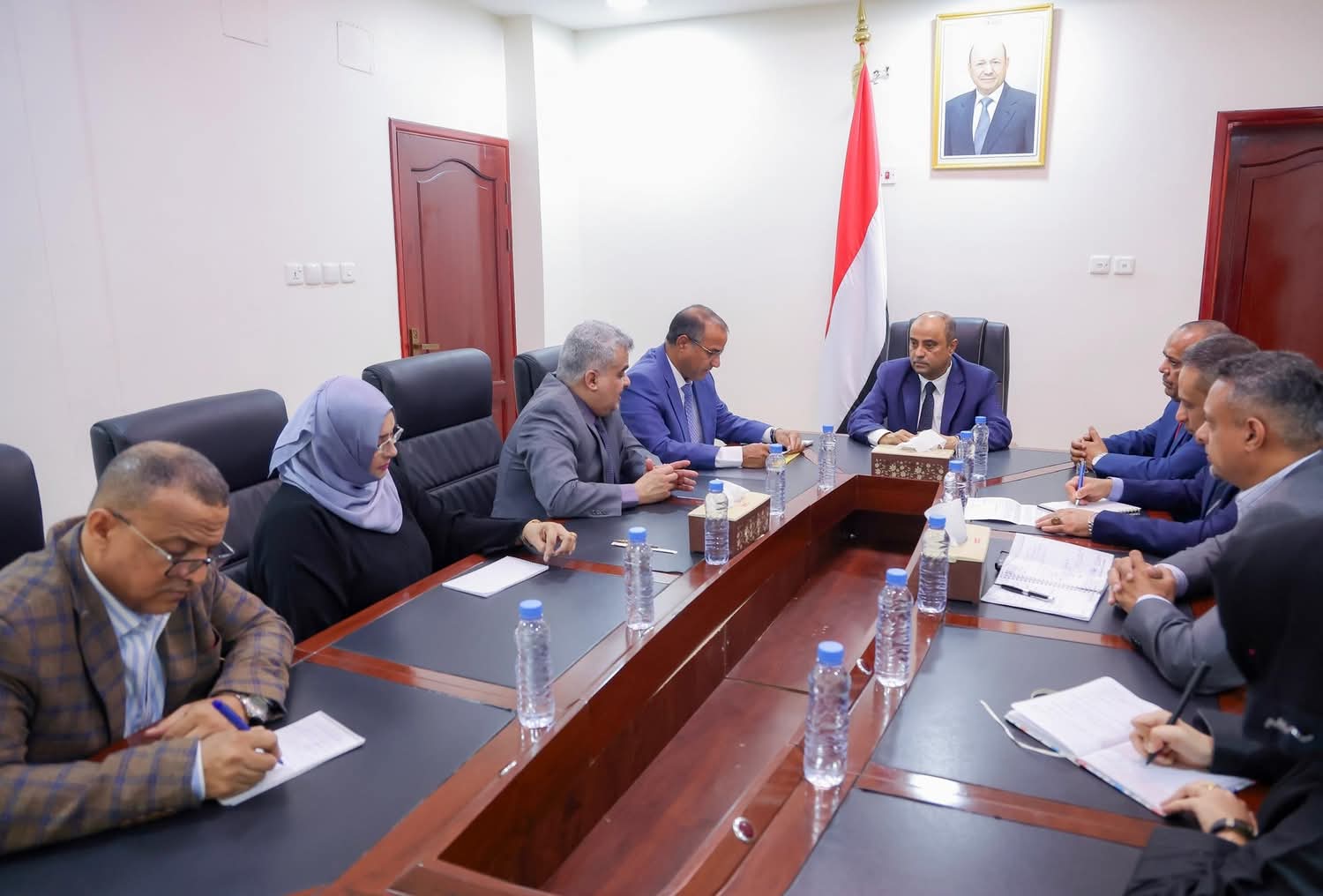 جتماع رئيس الوزراء بقيادات وزارتي الشؤون الاجتماعية والعمل والتخطيط والتعاون الدولي في عدن (سبأ) جتماع رئيس الوزراء بقيادات وزارتي الشؤون الاجتماعية والعمل والتخطيط والتعاون الدولي في عدن (سبأ)