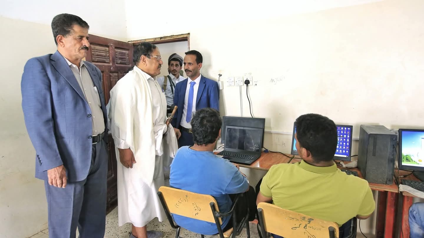 تدشين الامتحانات النهائية في المعهد المهني الصناعي بمحافظة مأرب تدشين الامتحانات النهائية في المعهد المهني الصناعي بمحافظة مأرب
