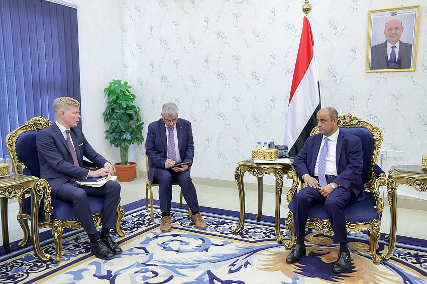 من لقاء رئيس الحكومة بالمبعوث الأممي "غروندبرغ"