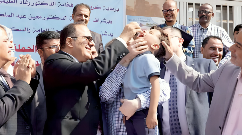 وزير الصحة اليمني يدشن في عدن حملة اللقاح ضد شلل الأطفال (صورة ارشيفية) وزير الصحة اليمني يدشن في عدن حملة اللقاح ضد شلل الأطفال (صورة ارشيفية)